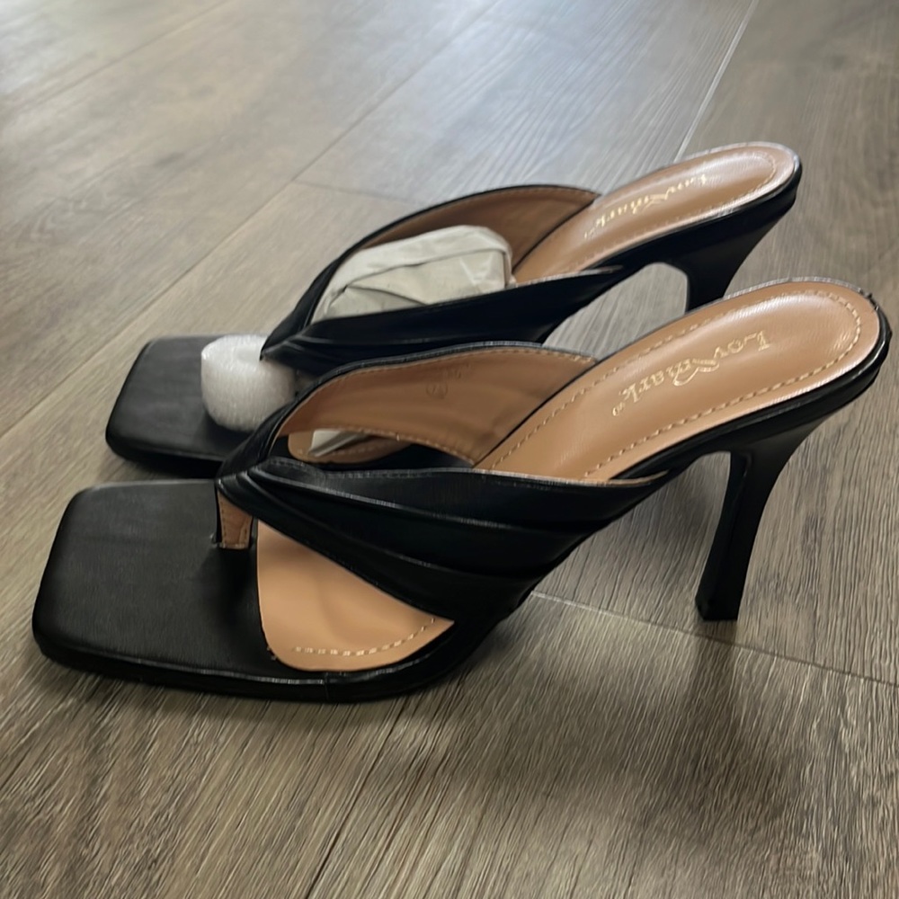 Lov mark black heels